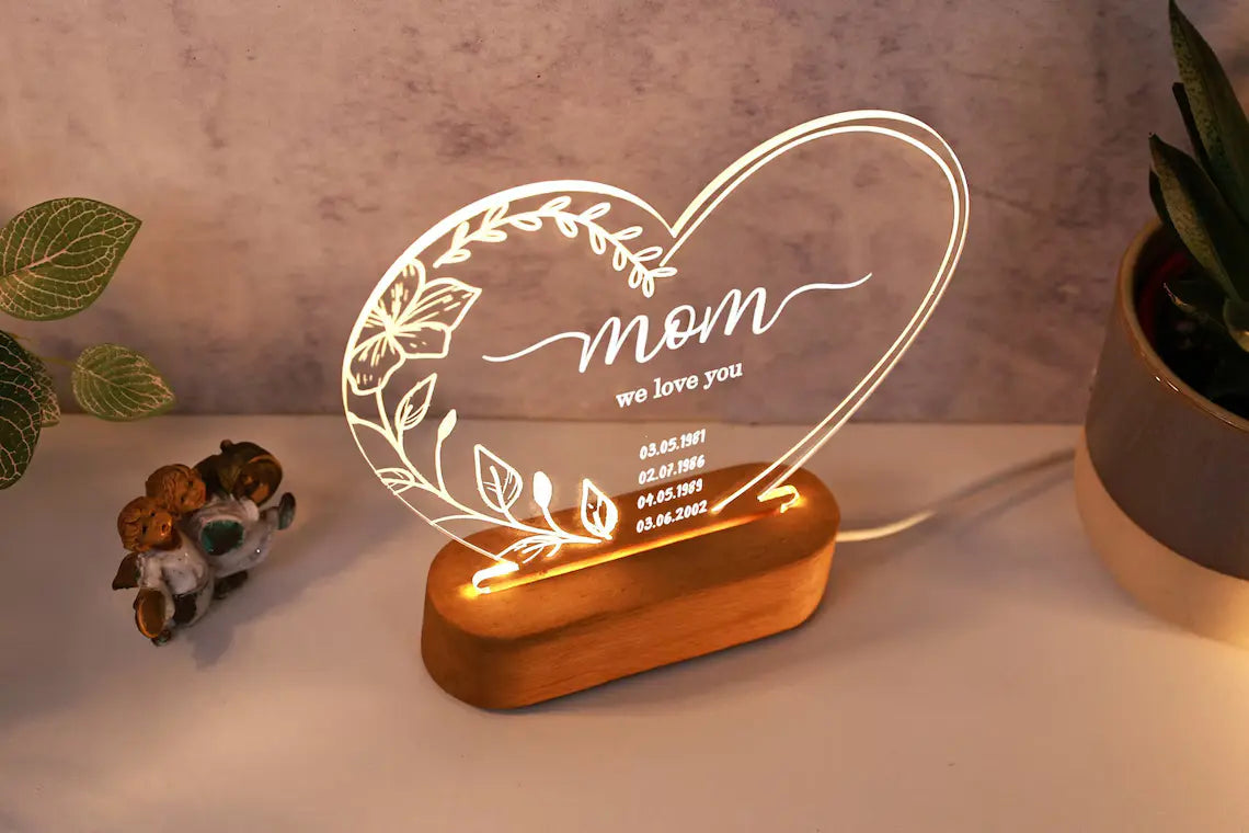 Personalisiertes Nachtlicht mit Namen oder Datum: Geschenk für Mama - Individuelles LED-Nachtlicht aus Glas zum Muttertag - Geschenk für Mama - Mamas Andenken
