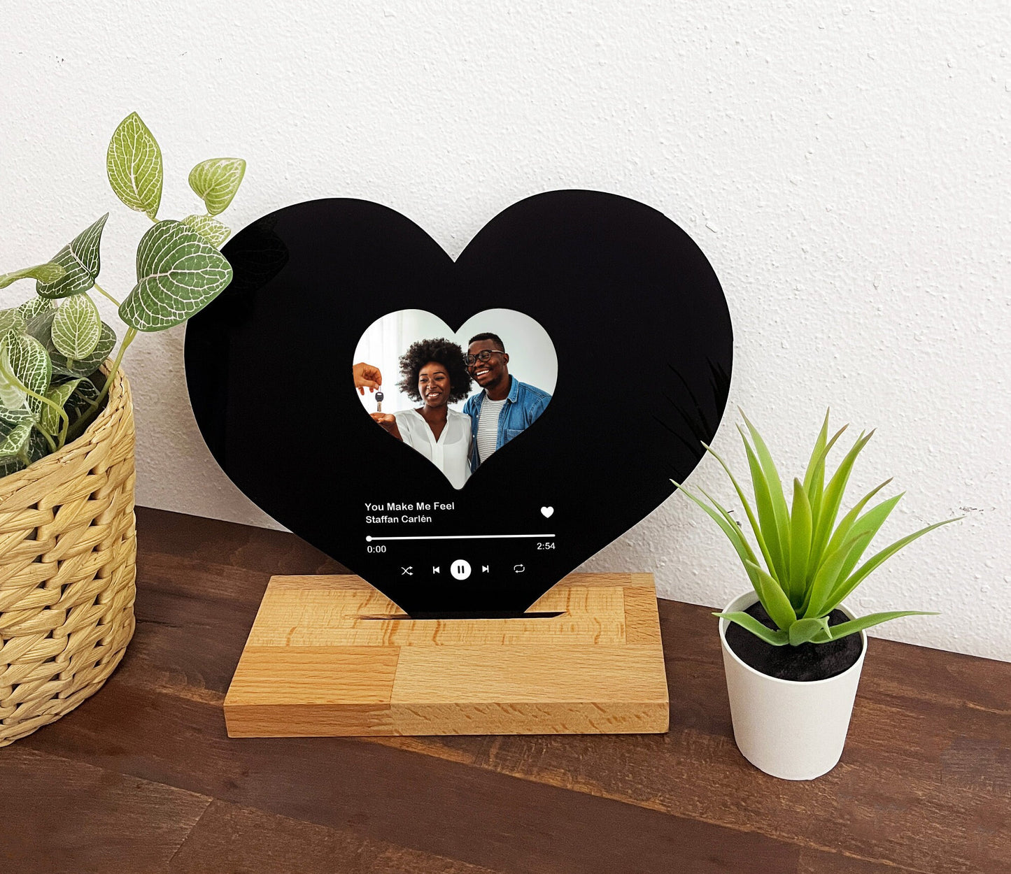 Heart-Shaped Personalized Record Display: Best Gift For Couple - Custom Song Record - Best Valentines Day Gift - Birthday Gifts for Her/His